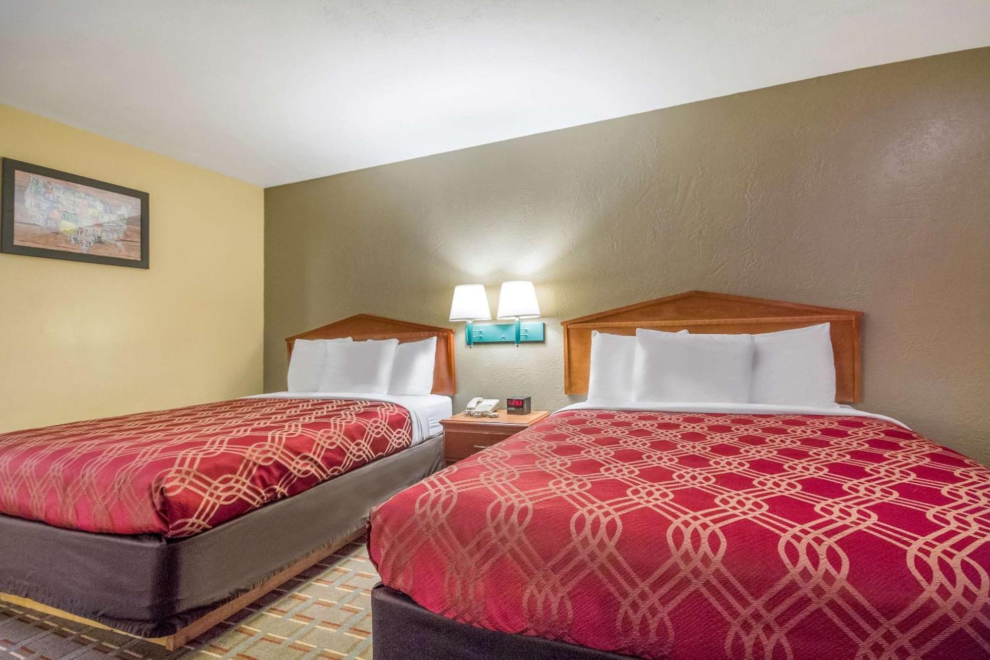 Econo Lodge Lansing - Leavenworth Eksteriør billede